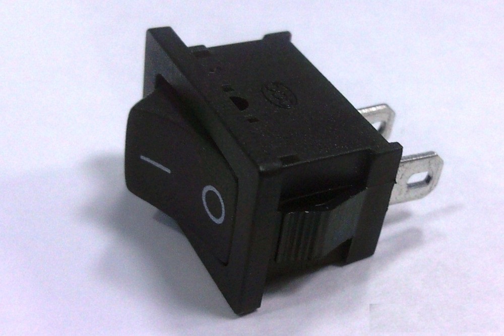 Переключатель 2 конт., 18х11, черный, защелка (MRS-101-2C3-B) 3А/250В